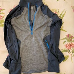 Under armour cool gear quarter zip. Women’s Large